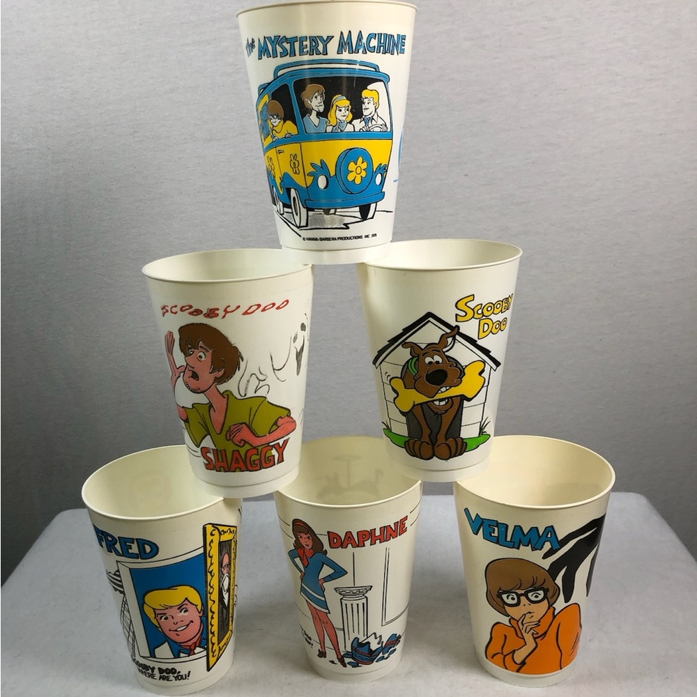 VINTAGE 1976 - 7-ELEVEN SCOOBY DOO PLASTIC SLURPEE CUPS